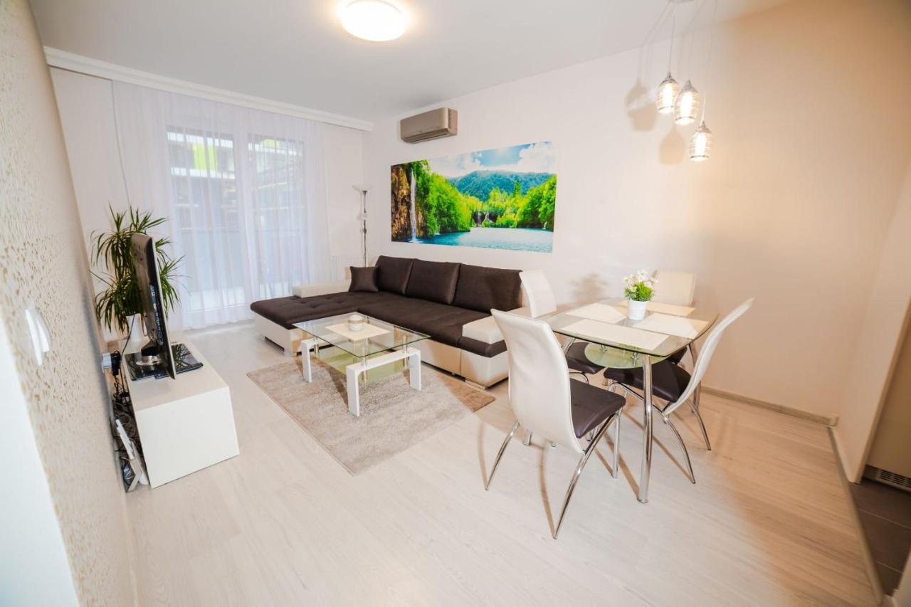 Apartament Corvin Promenade With Free Parking Budapeszt Zewnętrze zdjęcie